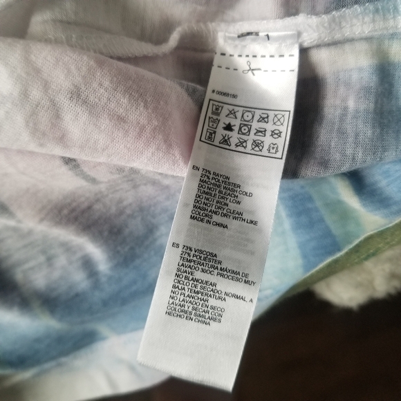 4/ $20 Forever 21 Vintage Malibu Graphic Cropped T-Shirt - Picture 6 of 6